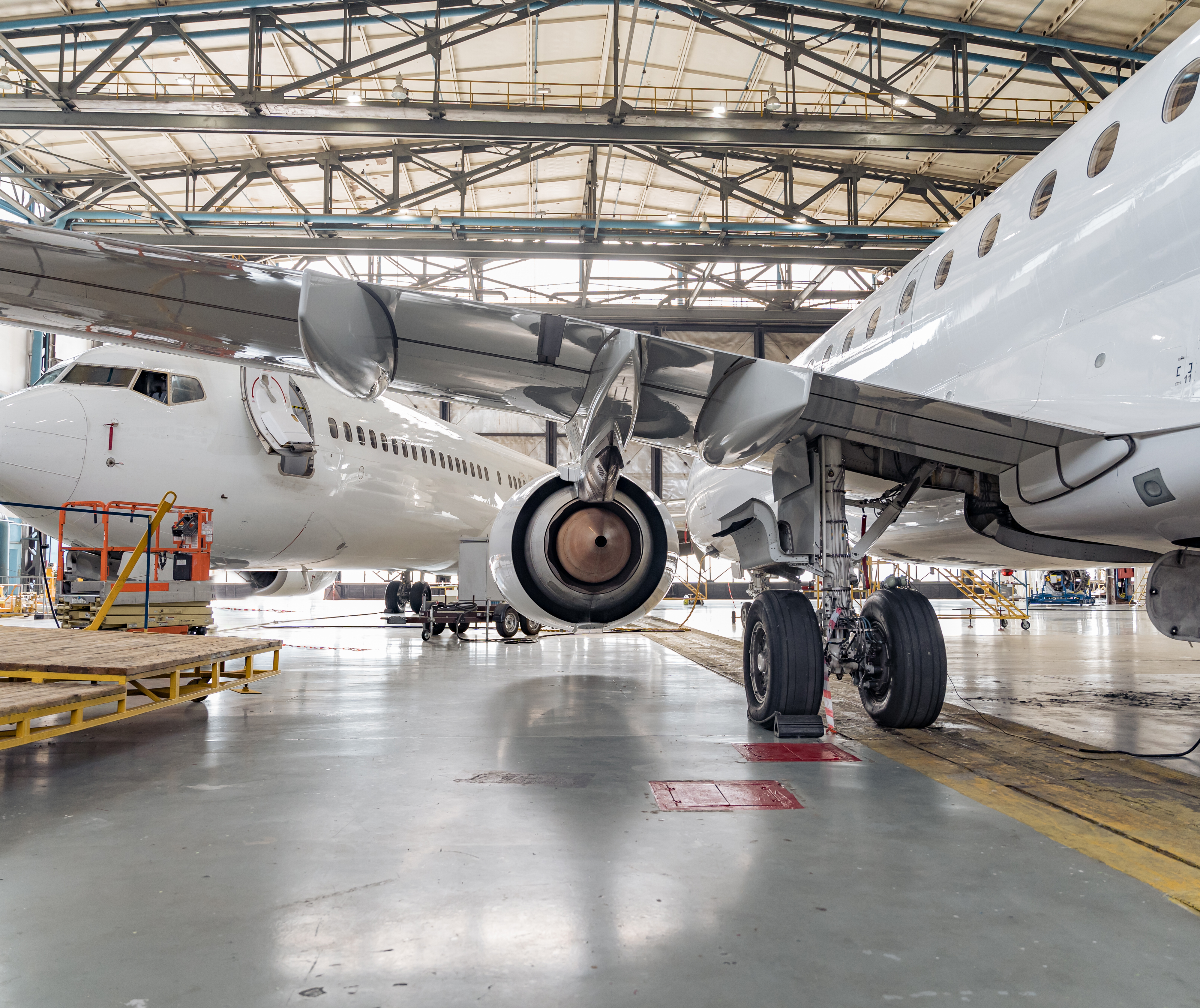 航空機・ヘリコプター Daron Airport with maintenance hangar 航空機・ヘリコプター Daron Airport with maintenance hangar